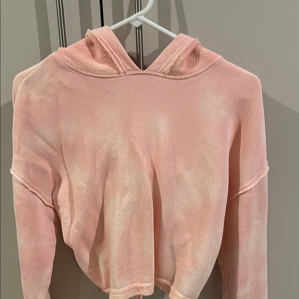 American Eagle Outfitters Pink Cropped Hoodie